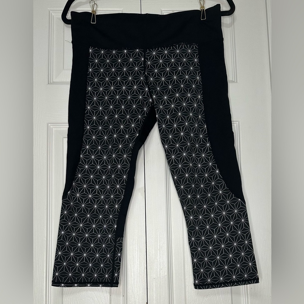 NikiBiki Sports‎ Cropped Leggings